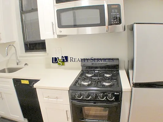 Rented by DSA Realty | media 18