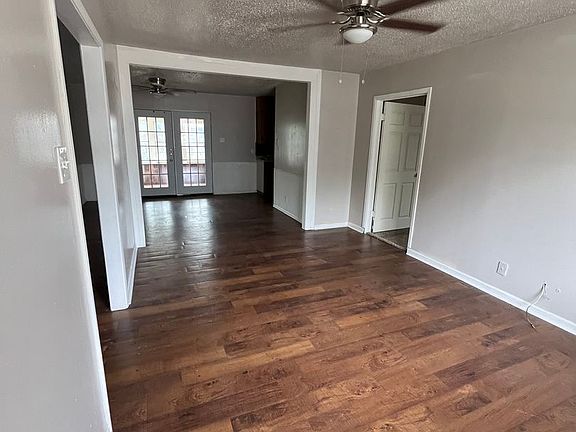 3rd image of 3849 Janice Ln