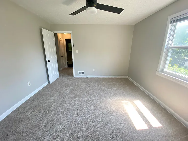 2304 Glendale Ter #2304 — Photo 10