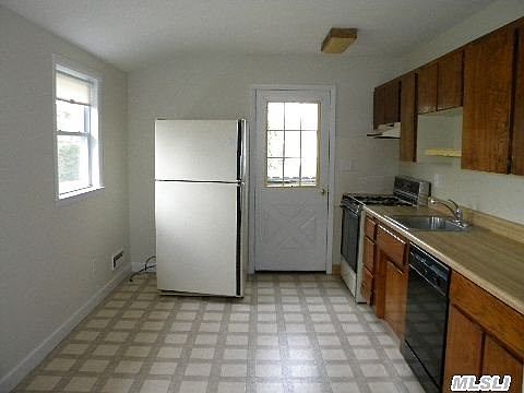 5th image of 561 Ocean Ave