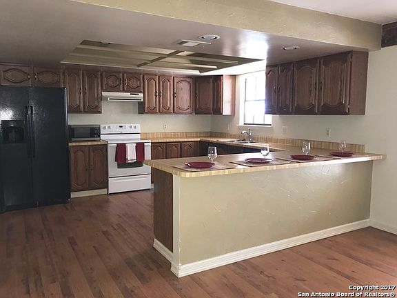 3rd image of 107 Campbell Ln