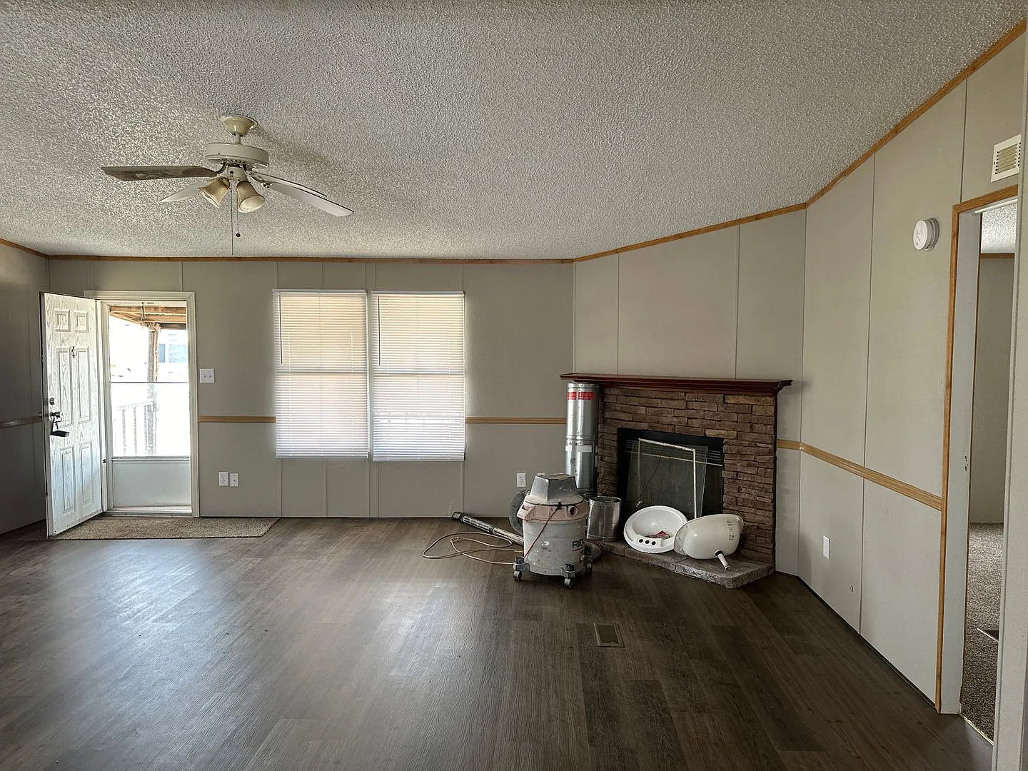 3/2 double wide in Tye! — Photo 3