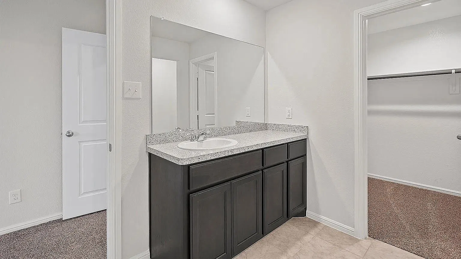 3 bed, 1447 sqft, $2,300 — Photo 3