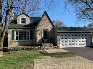 2727 Elgin Rd, Evanston, IL 60201