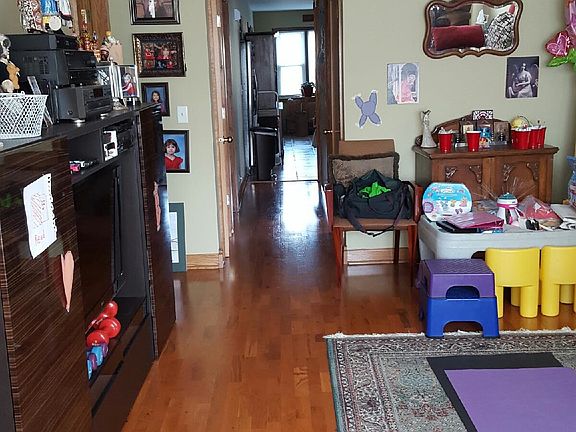 4th image of 4856 N Kruger Ave #1