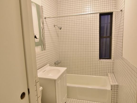 5th image of 476 Clinton Ave APT 2B
