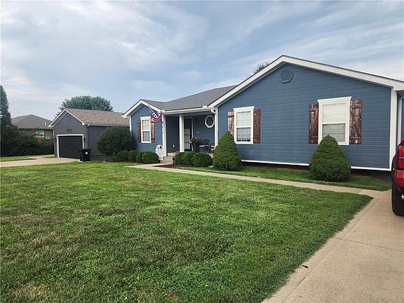 4th image of 1910 Chestnut Dr