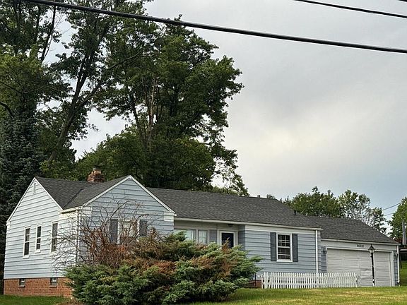 3rd image of 26010 Emery Rd