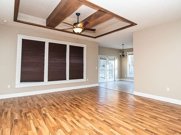 4th image of 2441 SW Birley Ave
