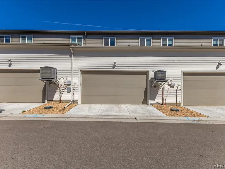 2563 W 69th Pl — Photo 29