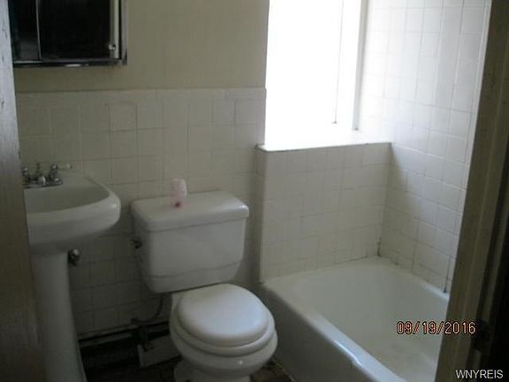 4th image of 212 Ross Ave