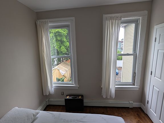 3rd image of 129 Arlington Ave