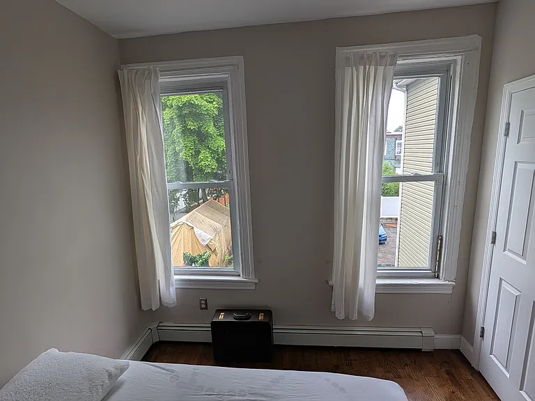 129 Arlington Ave — Photo 3
