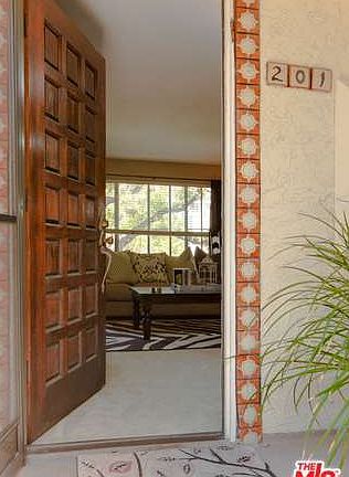 2nd image of 1323 S Carmelina Ave APT 201