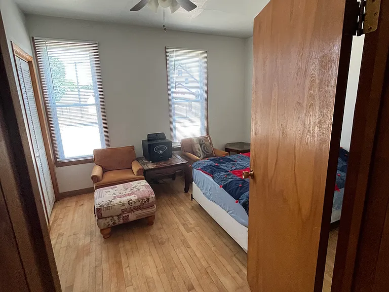 3203 S Kinnickinnic Ave — Photo 10