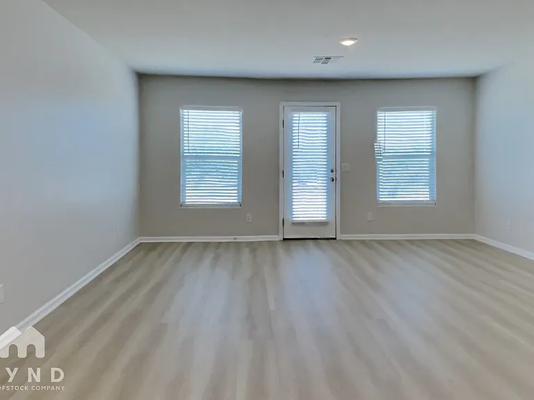 11164 W Arvada Dr — Photo 2