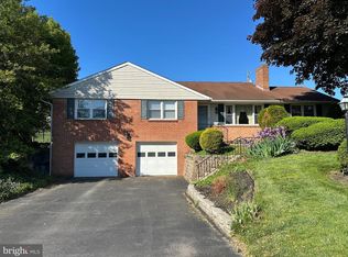 1748 Crescent Rd, York, PA 17403