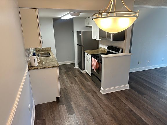 3rd image of 3737 Loretto Rd APT 706