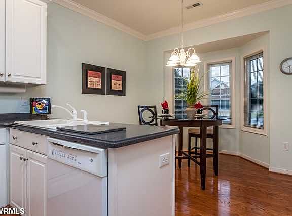 4th image of 4901 Belmont Park Rd #4901
