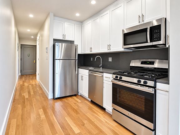 5th image of 3755 77th St APT 4K