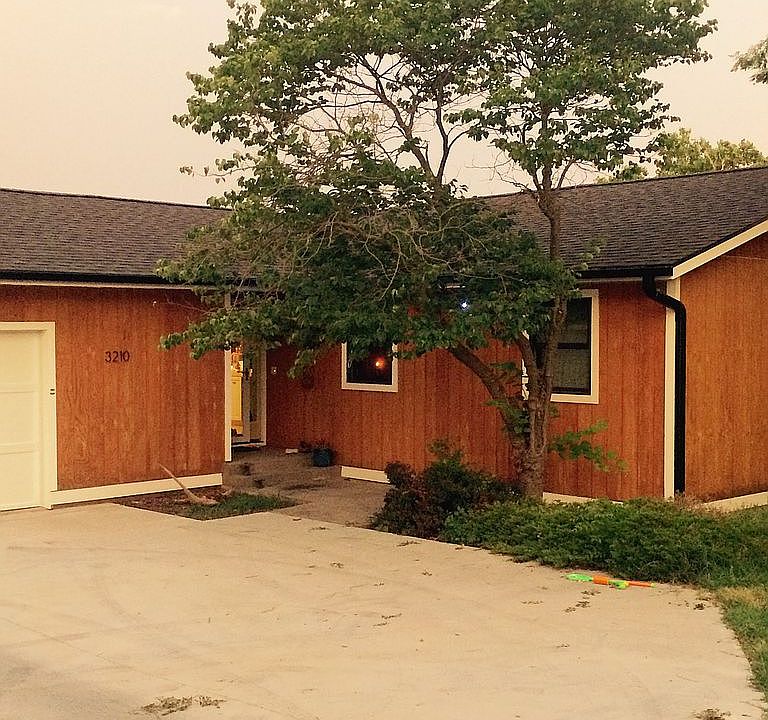 1st image of 3210 Driftwood Dr