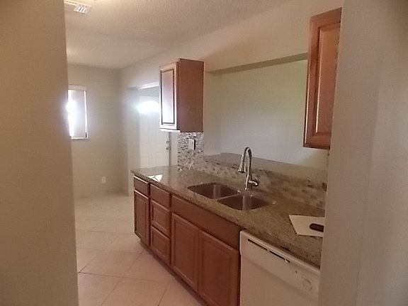 5th image of 4916 NW 51st Ave