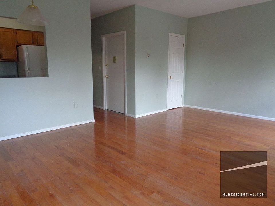 2nd image of 200 S Oxford St APT 1