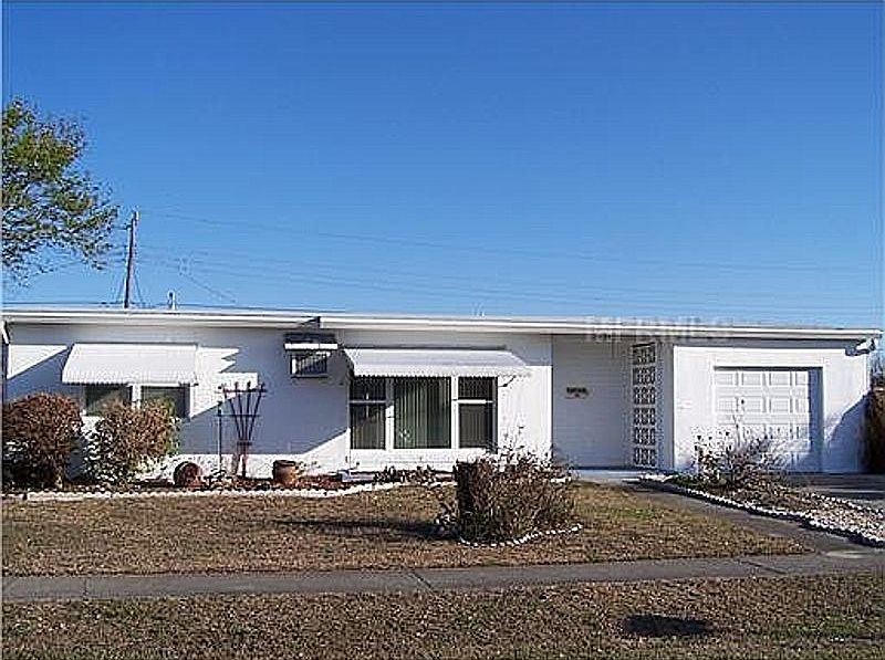 2nd image of 21890 Calvin Ln