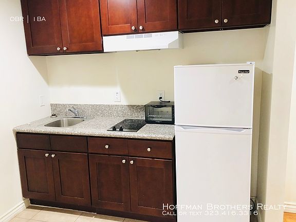 2nd image of 301 N Sycamore Ave APT 1
