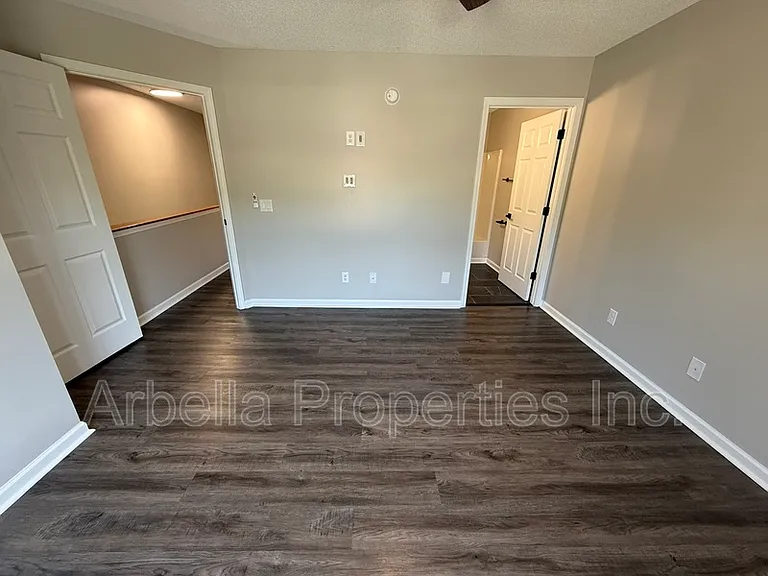 1735 Blakewood Ct — Photo 16