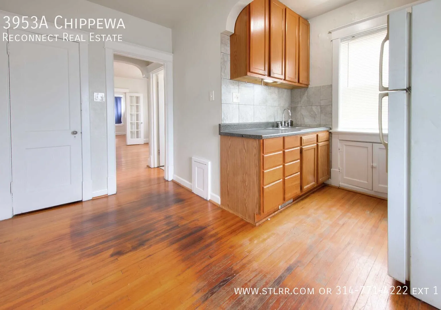 Well maintained second-floor, 1 bedroom, 1 bathroom apartment is conveniently located right on Ch... — Photo 1