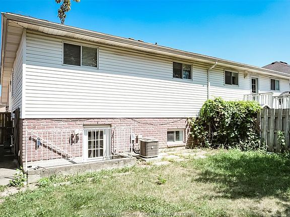 3rd image of 2643 Carissa Ave