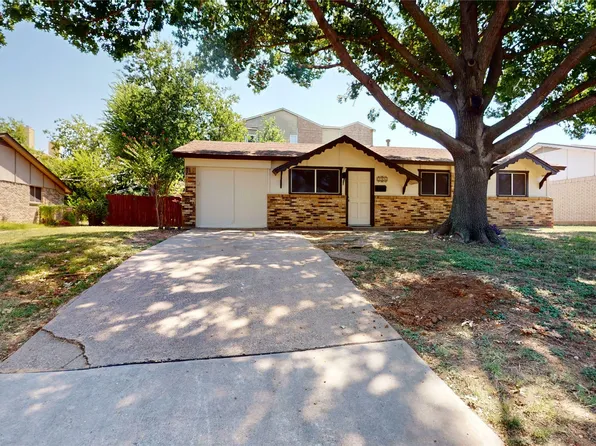 1104 Belle St, Bedford, TX 76022