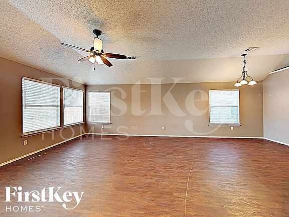 4th image of 516 Pineview Ln