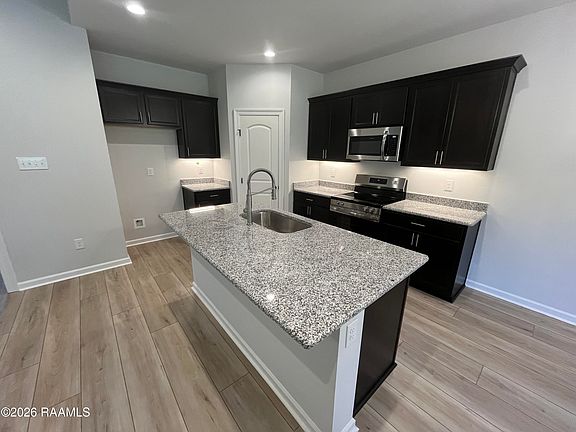 2nd image of 140 Ember Ridge Ln