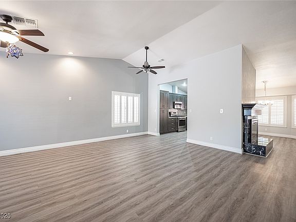 5th image of 8617 Surtidor Dr