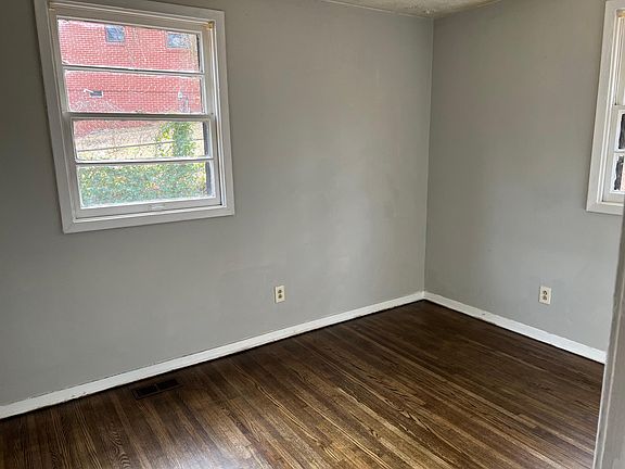 4th image of 471 Cologne Dr SE