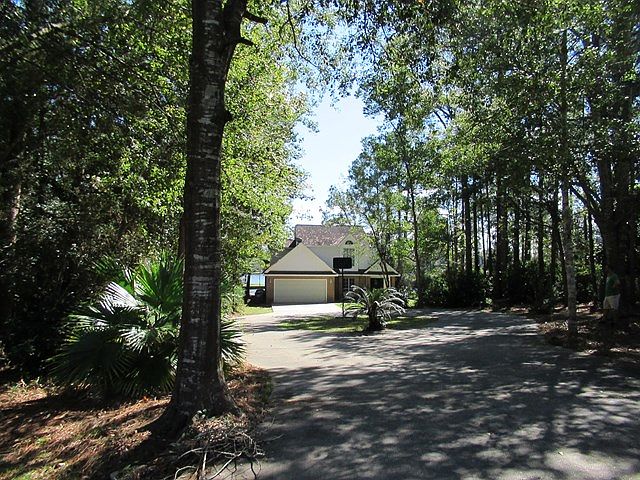 1st image of 913 W Lakeshore Dr
