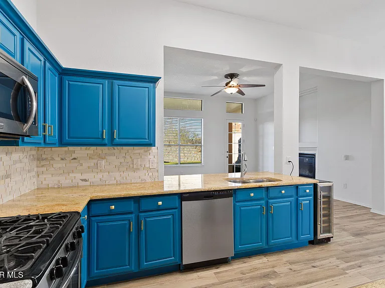 6401 Franklin Ridge Dr — Photo 17