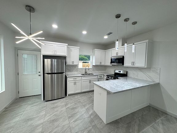 3rd image of 101 Cardinal St #2