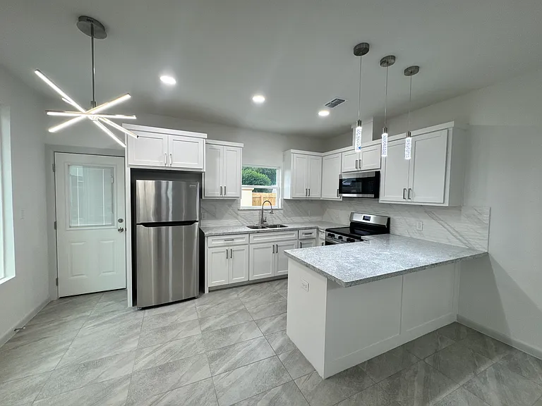 101 Cardinal St #2 — Photo 3