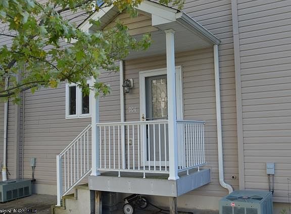2nd image of 904 Pierpont Heights Dr