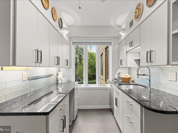 4301 Massachusetts Ave NW APT A304, Washington, DC 20016