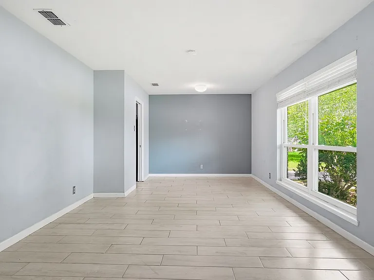4049 Rooney Dr — Photo 6