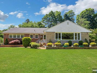 10 Shaw Rd, Woodcliff Lake, NJ, 07677