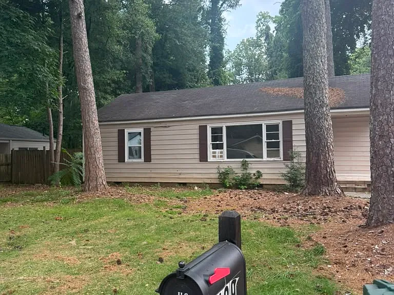 189 Goldie Dr SE — Photo 1