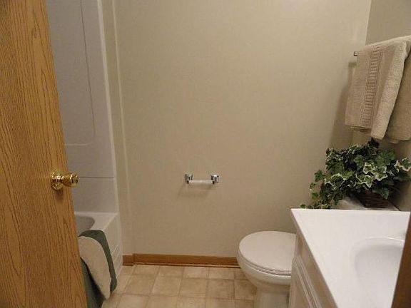 3rd image of 148 Mayfair Dr