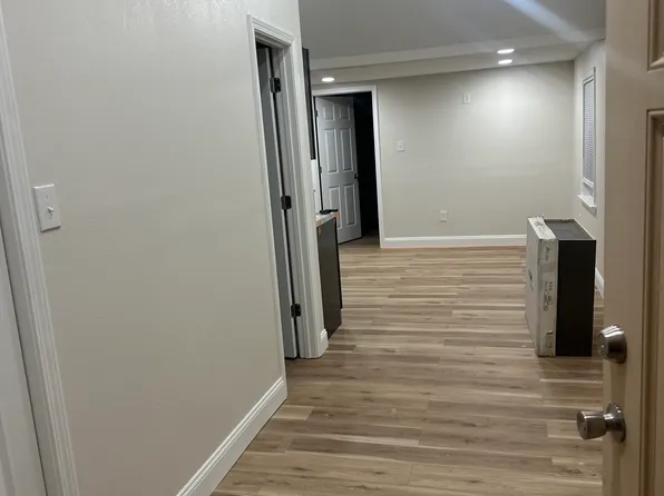 (undisclosed Address), Nederland, TX 77627