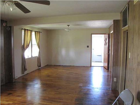 4th image of 1826 E Lincoln Ave