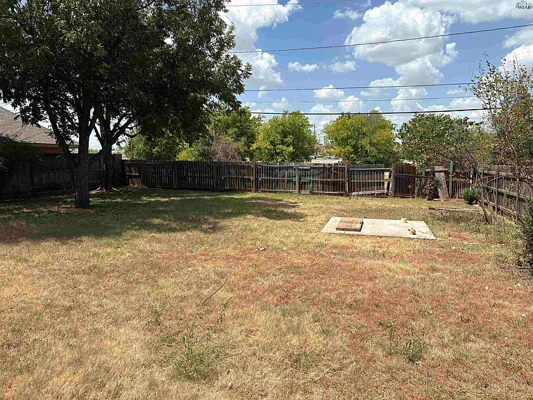 3902 Parker Blvd — Photo 18